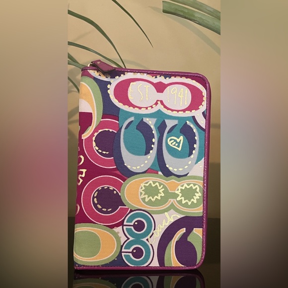 COACH POPPY MULTICOLOR TABLET COVER - Picture 1 of 5